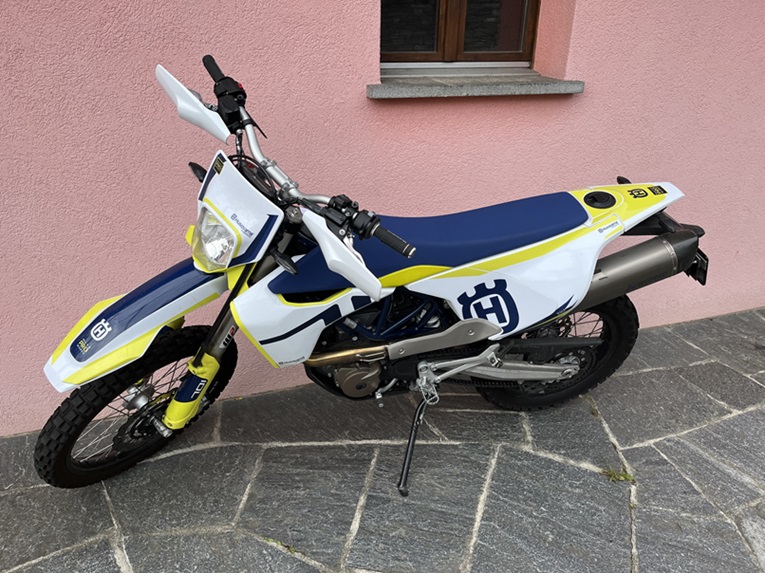 Bringt Enduro-Geist auf den Asphalt